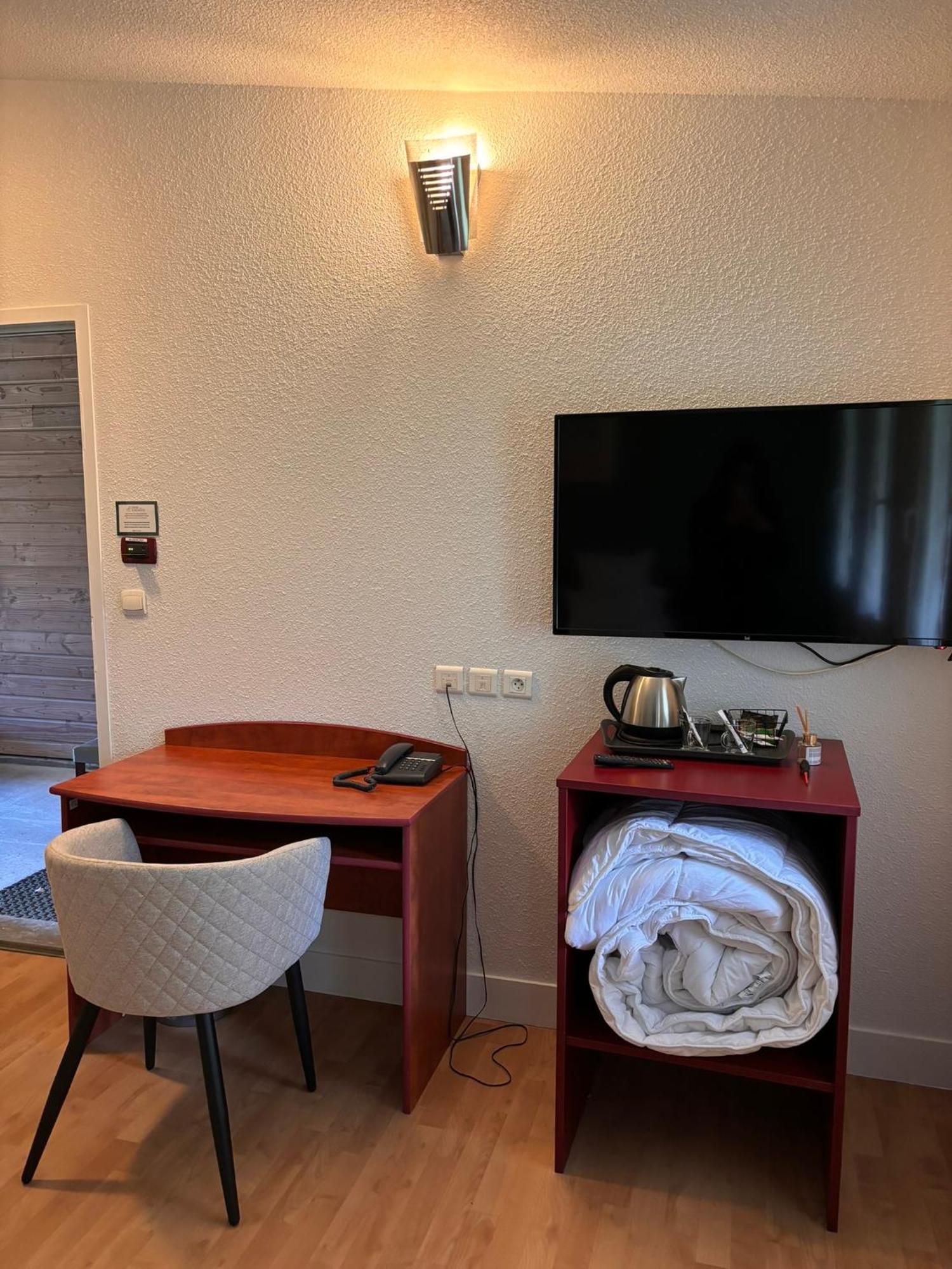 Changé Hotel - Domaine De La Blanchardiere - Le Mans מראה חיצוני תמונה