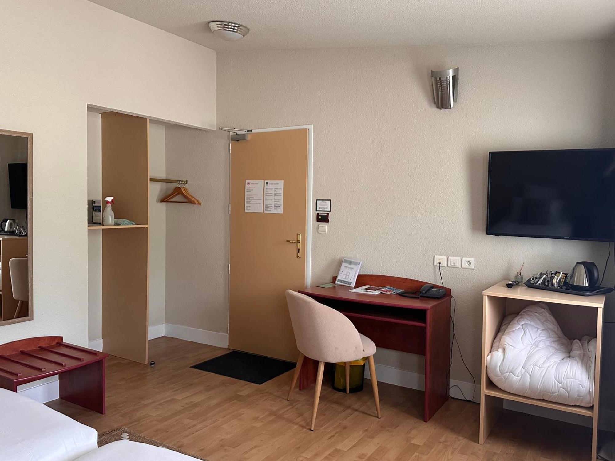Changé Hotel - Domaine De La Blanchardiere - Le Mans מראה חיצוני תמונה
